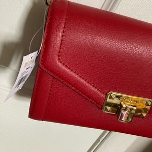 Michael Kors Crossbody Purse! NWT!!! Never used!!!
